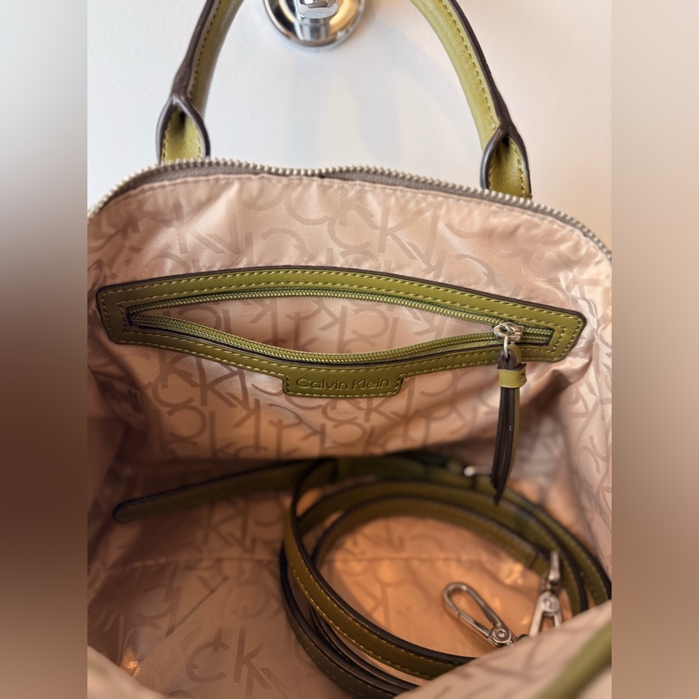 RARE Calvin Klein Logo Satchel with Removable Pouch, Green - Picture 9 of 13